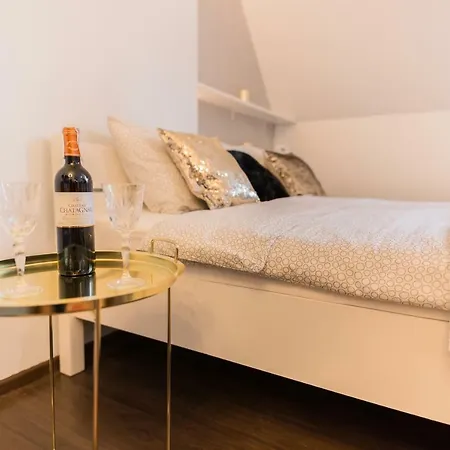 Goldeneye Center Appartement *