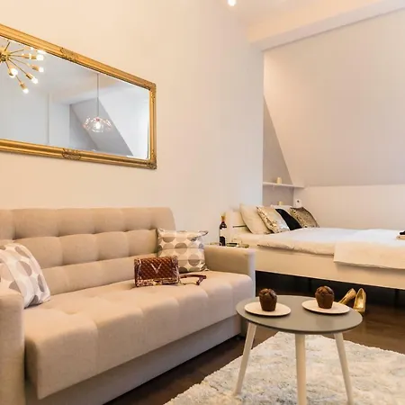 Appartement Goldeneye Center *