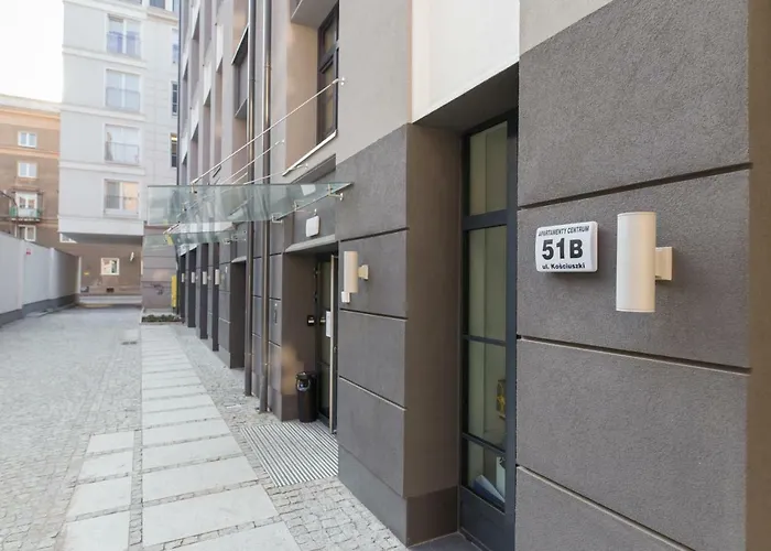 Goldeneye Center Apartment *