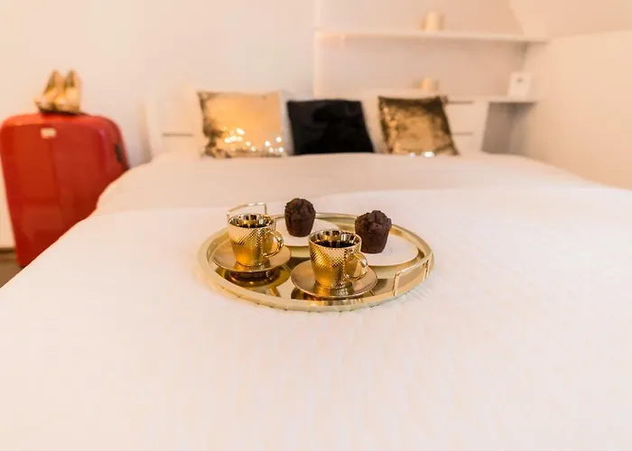 Goldeneye Center Apartment *